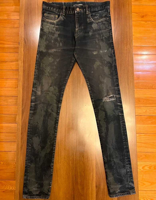 saint-laurent-oil-stained-frayed-single-knee-destroyed-jeansMen's / US 29Black oilGently Used in Black oil, Men's / US 29,Gently Used