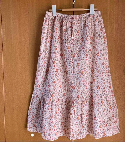 45rpm-floral-midi-skirtWomen's / 34" / US 12 / IT 48PinkGently Used in Pink, Women's / 34" / US 12 / IT 48,Gently Used